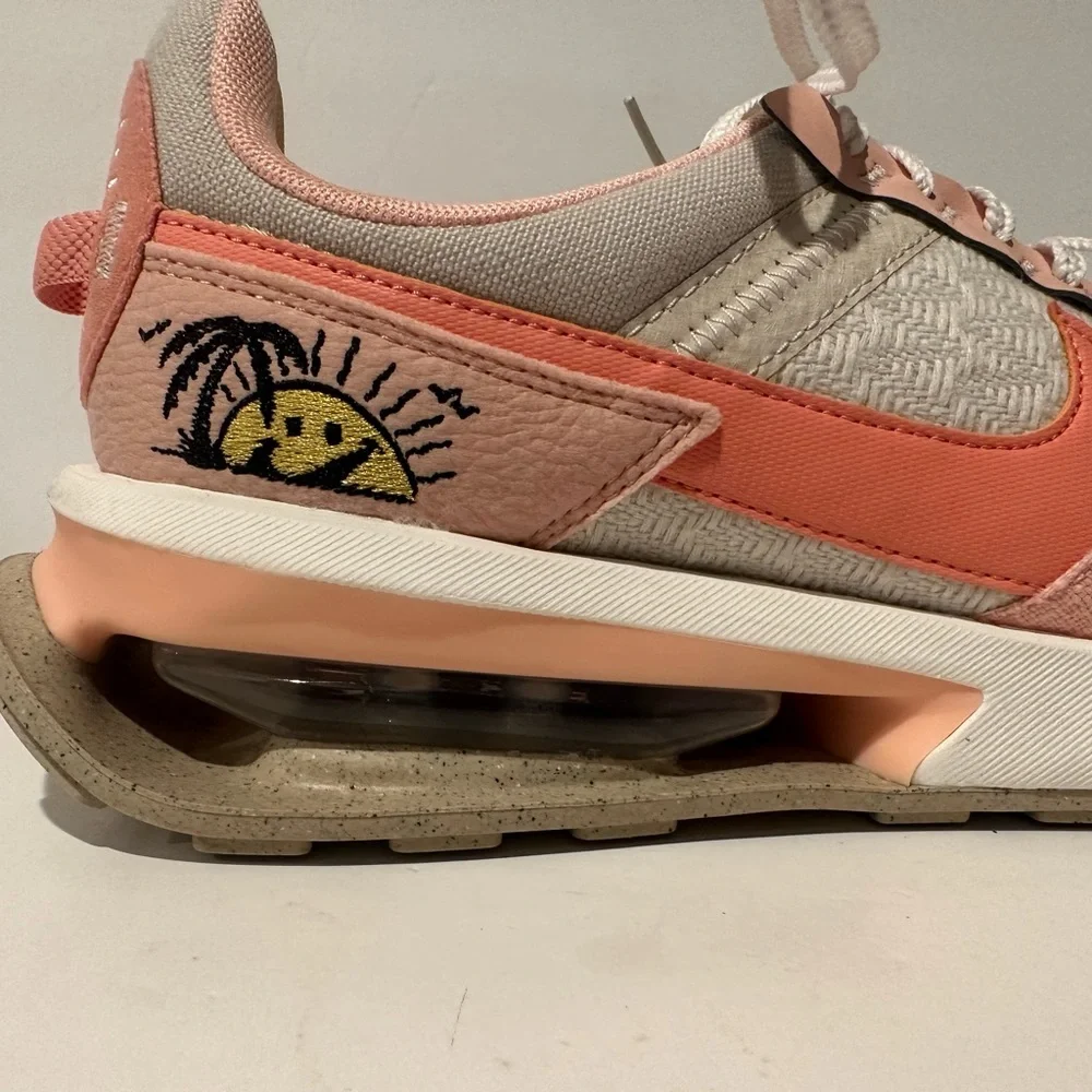 Wmns Air Max Pre-Day SE 'Sun Club - Light Orewood Brown